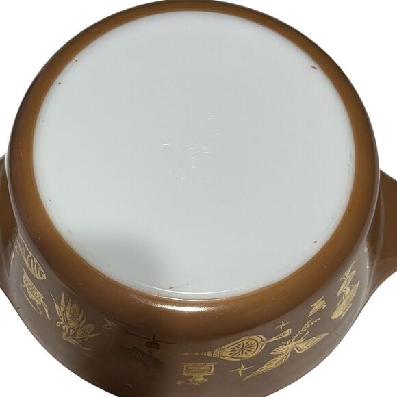 Vintage Pyrex Early American casserole dish with a lid - Picture 5 of 6